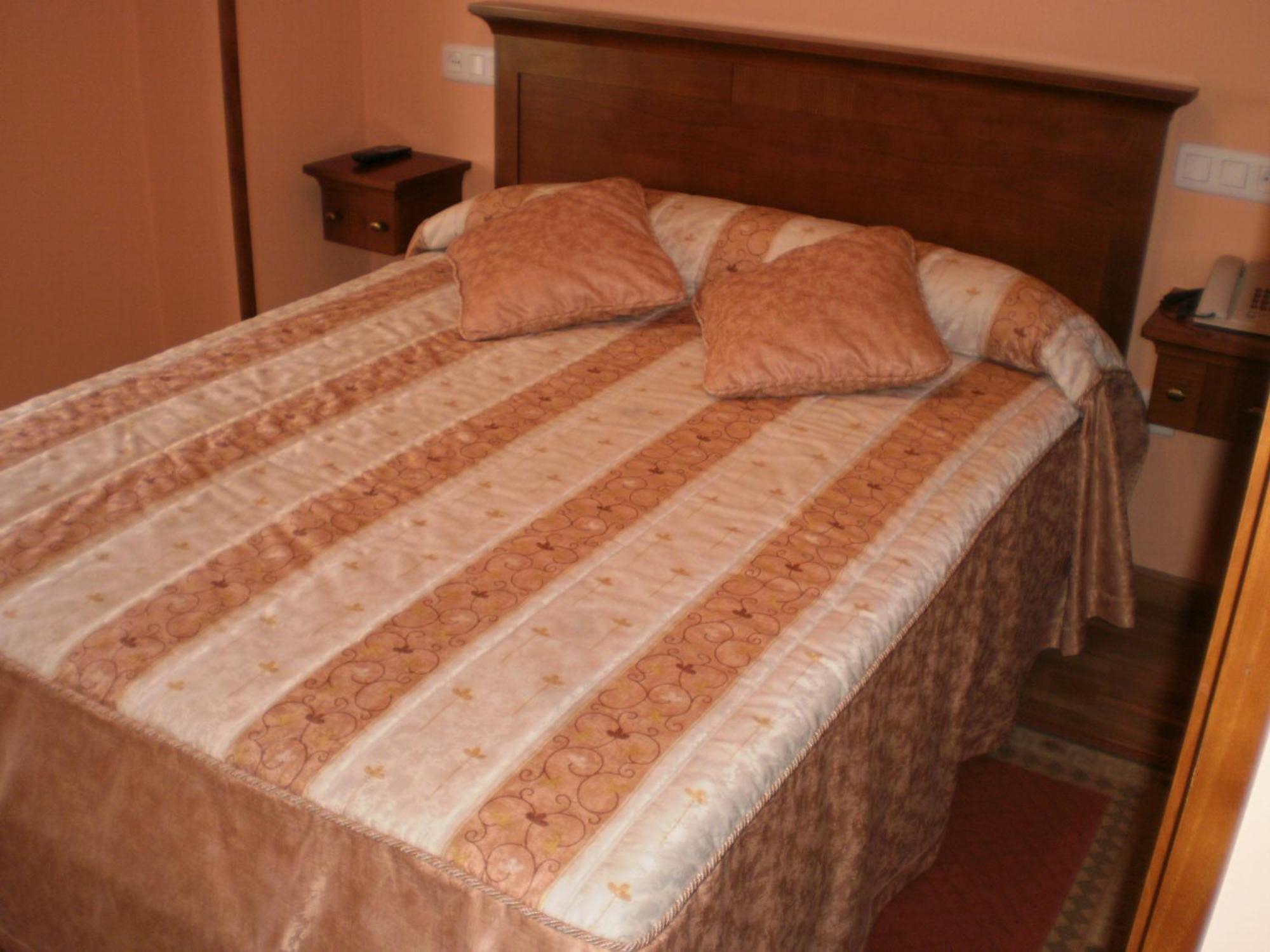 Hotel Los 14 Pravia Room photo
