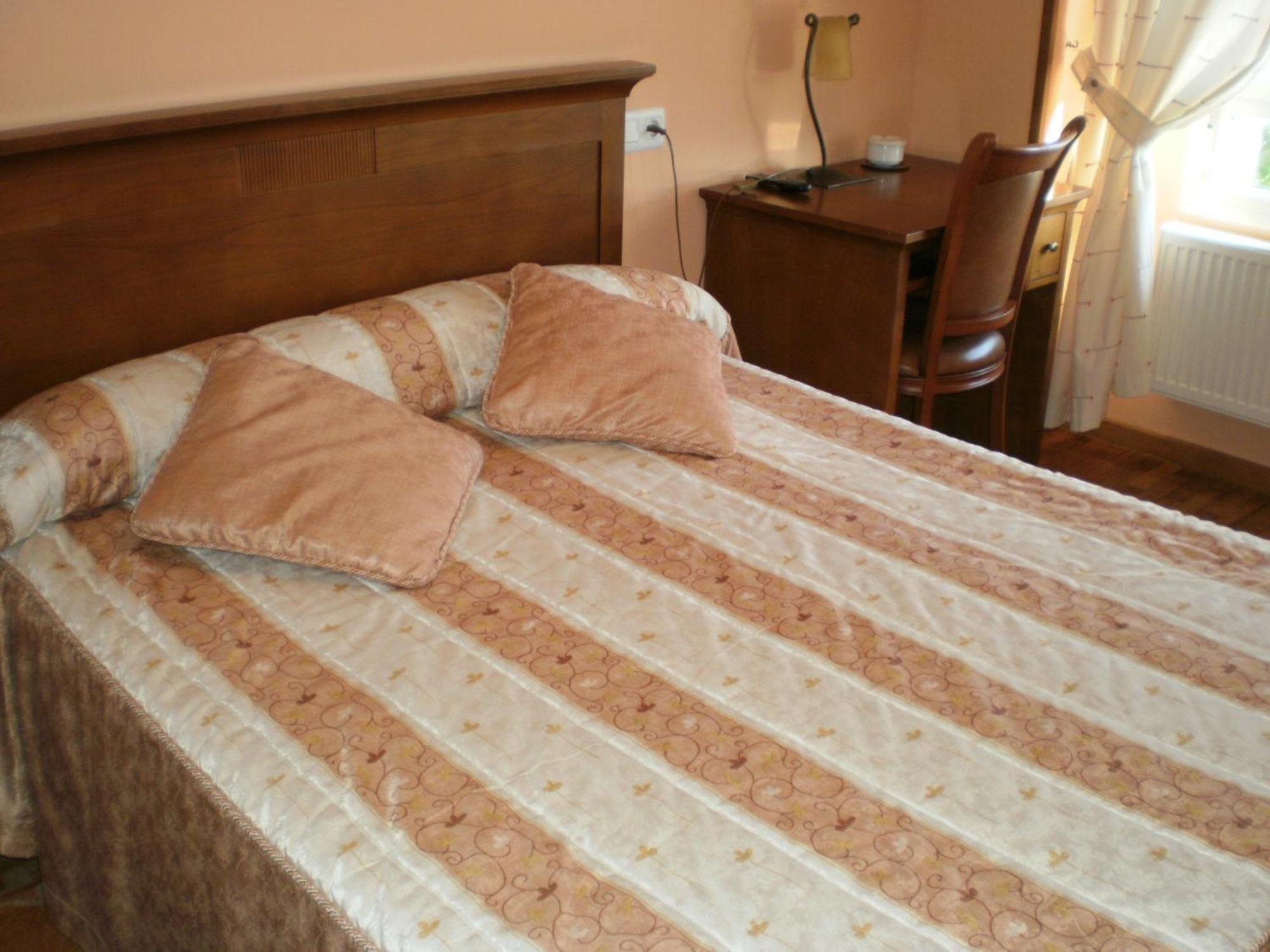 Hotel Los 14 Pravia Room photo
