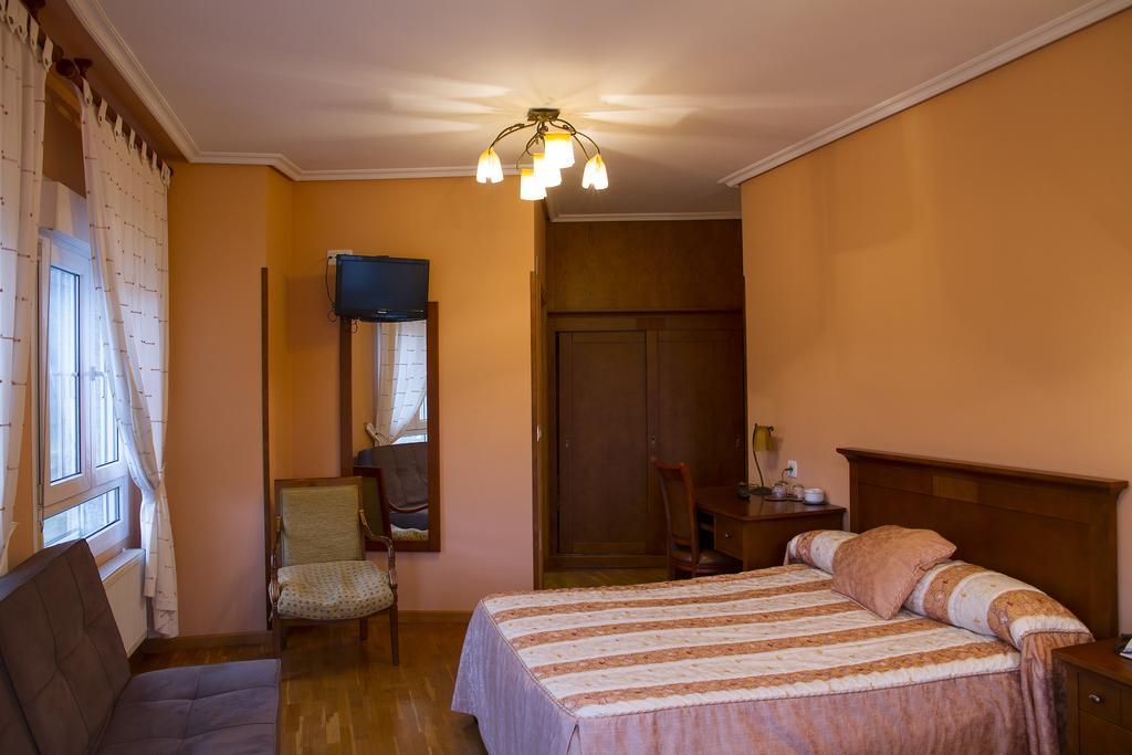 Hotel Los 14 Pravia Exterior photo